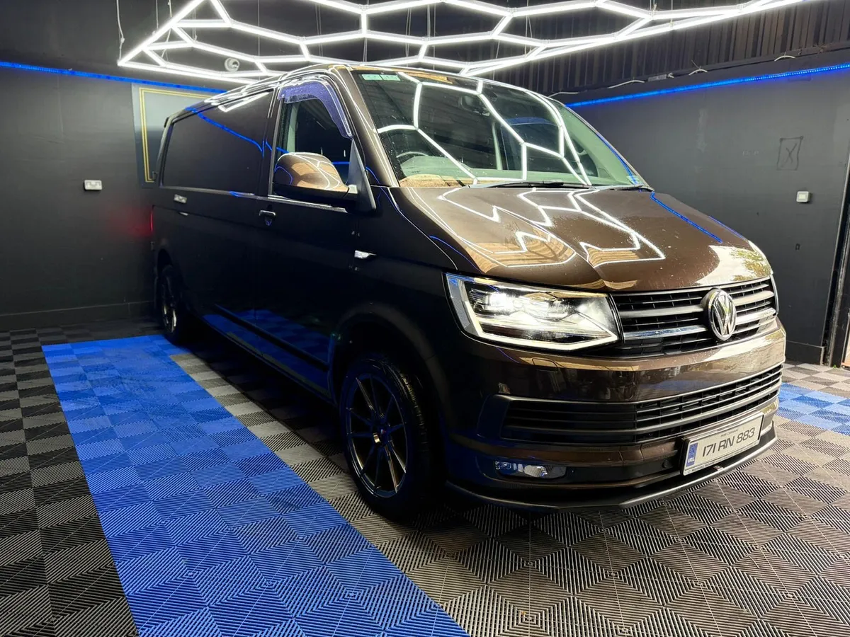 Vw Transporter LWB 150 HP,HIGH SPEC,LIKE NEW - Image 4