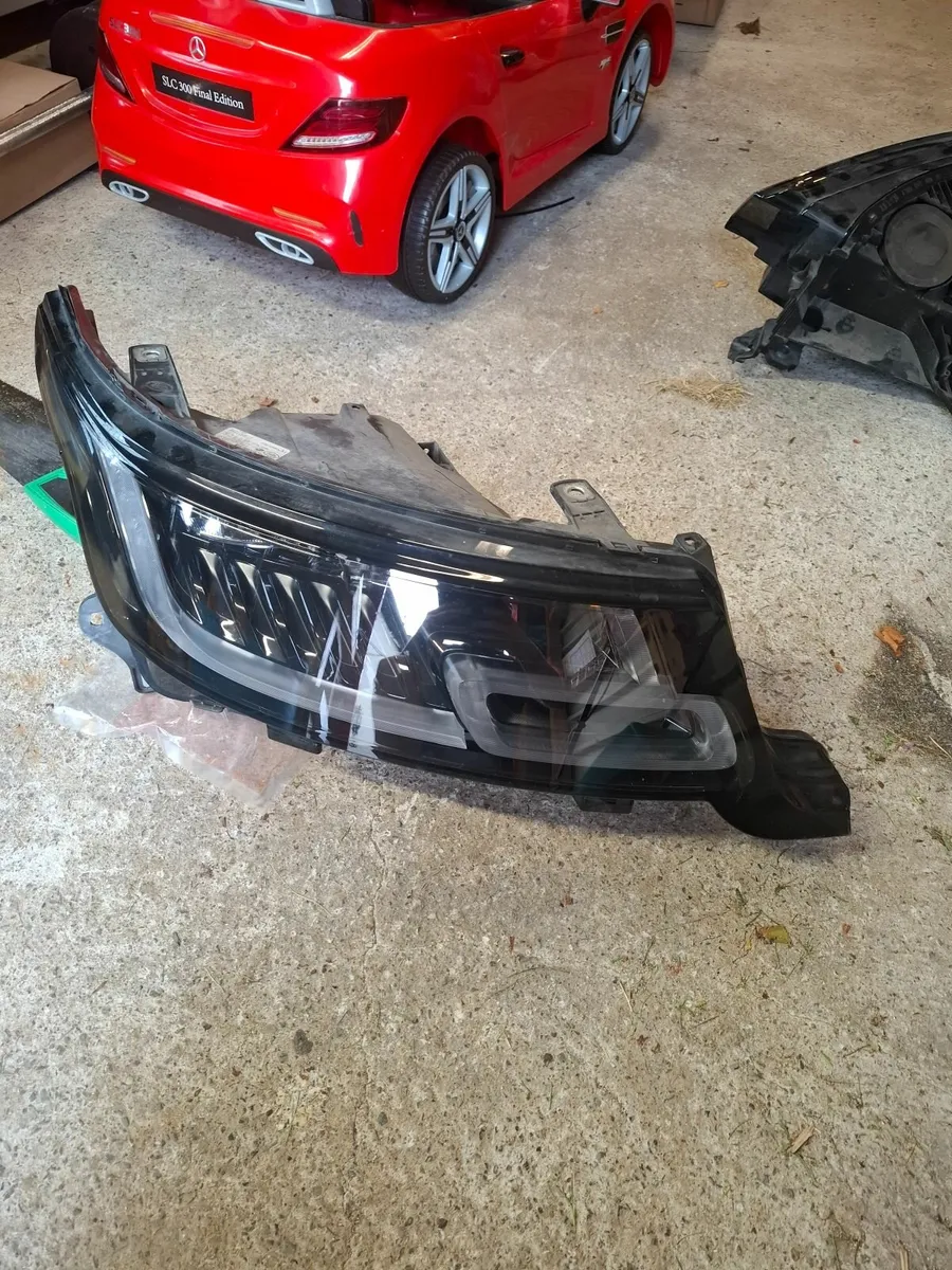 Range rover headlight - Image 2