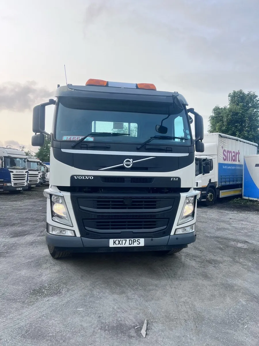 2017 volvo fm Beavertail low kms - Image 2