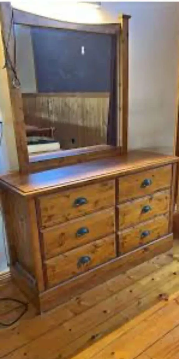 Large oak chest of drawers with miffor