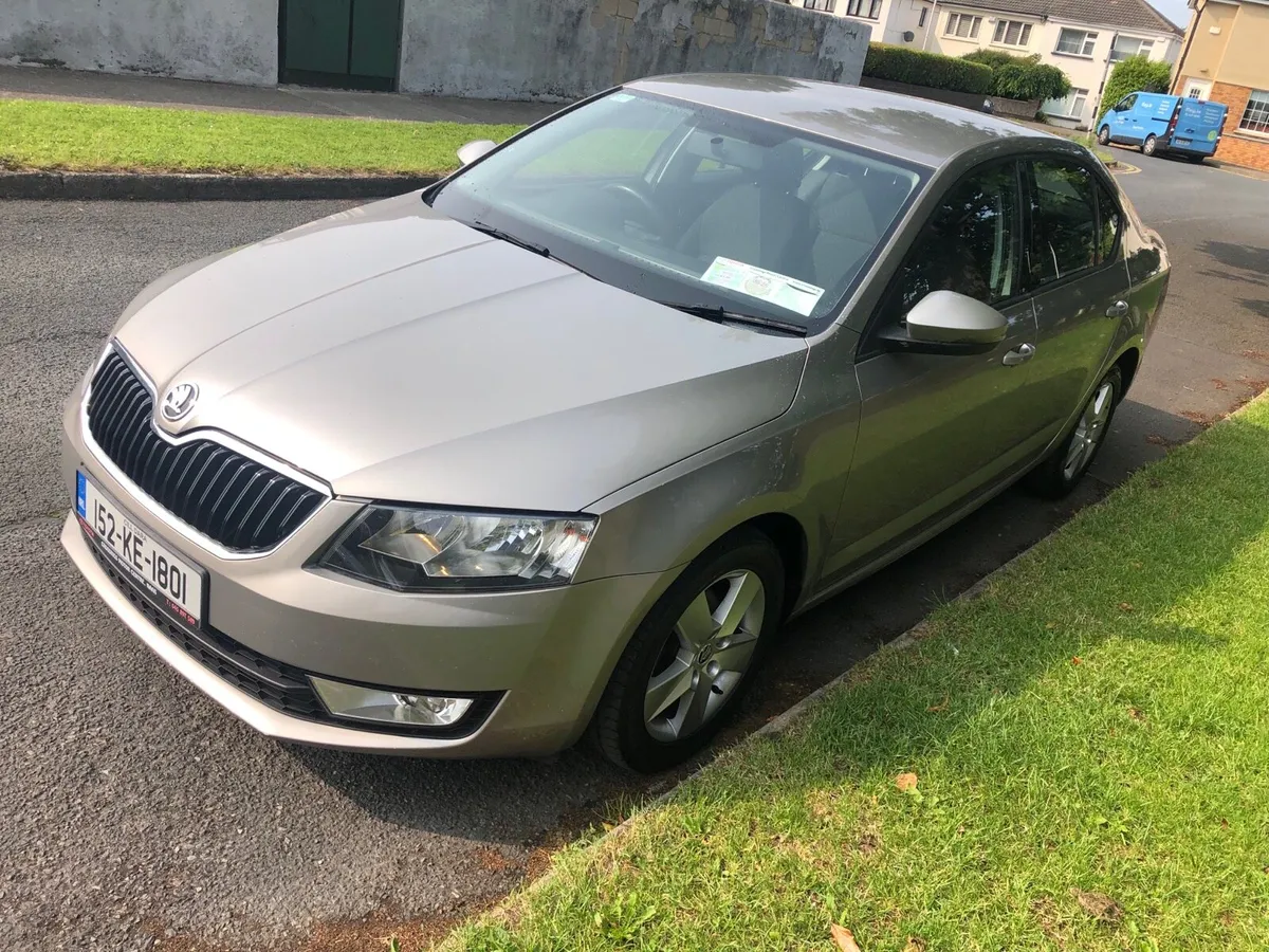 15 Octavia 1’2 tsi Nct February  2026 perfect - Image 3