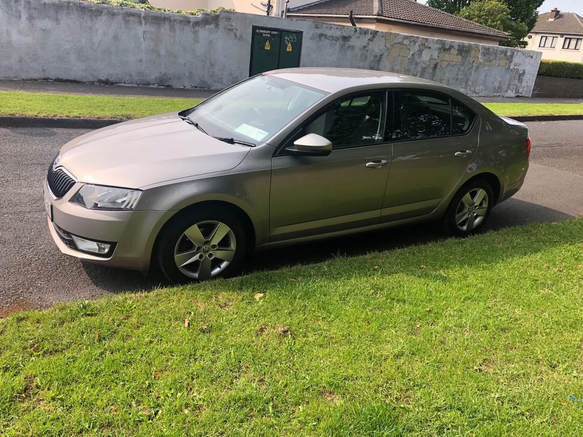 15 Octavia 1’2 tsi Nct February  2026 perfect - Image 4