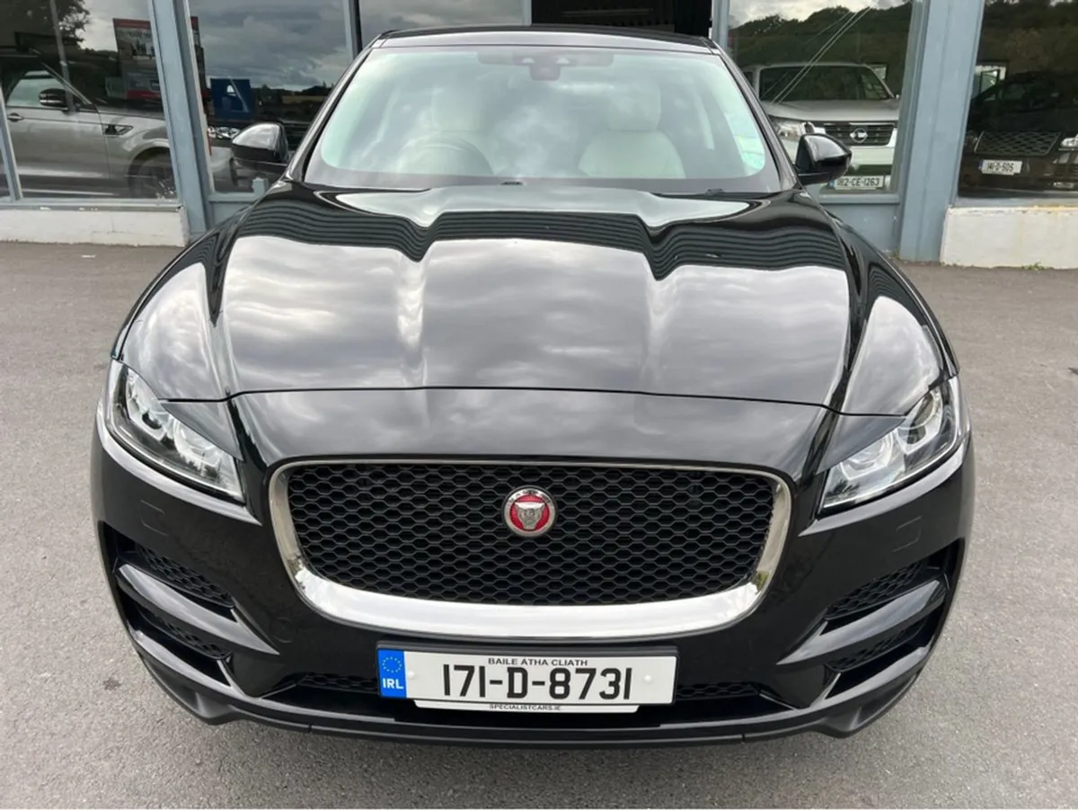 Jaguar F- PACE 2.0 D AWD Prestige Auto 2 Year Eng - Image 3