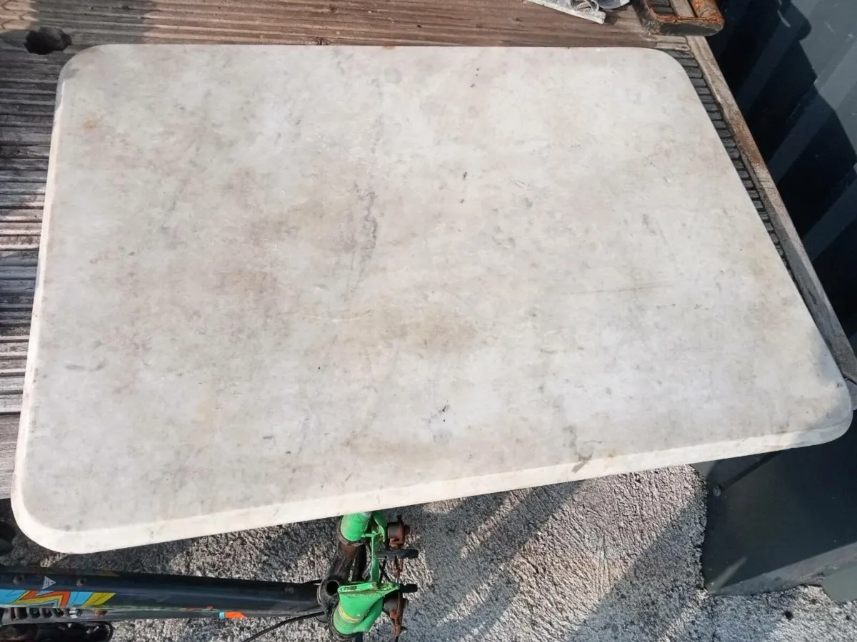 Marble top - Image 1