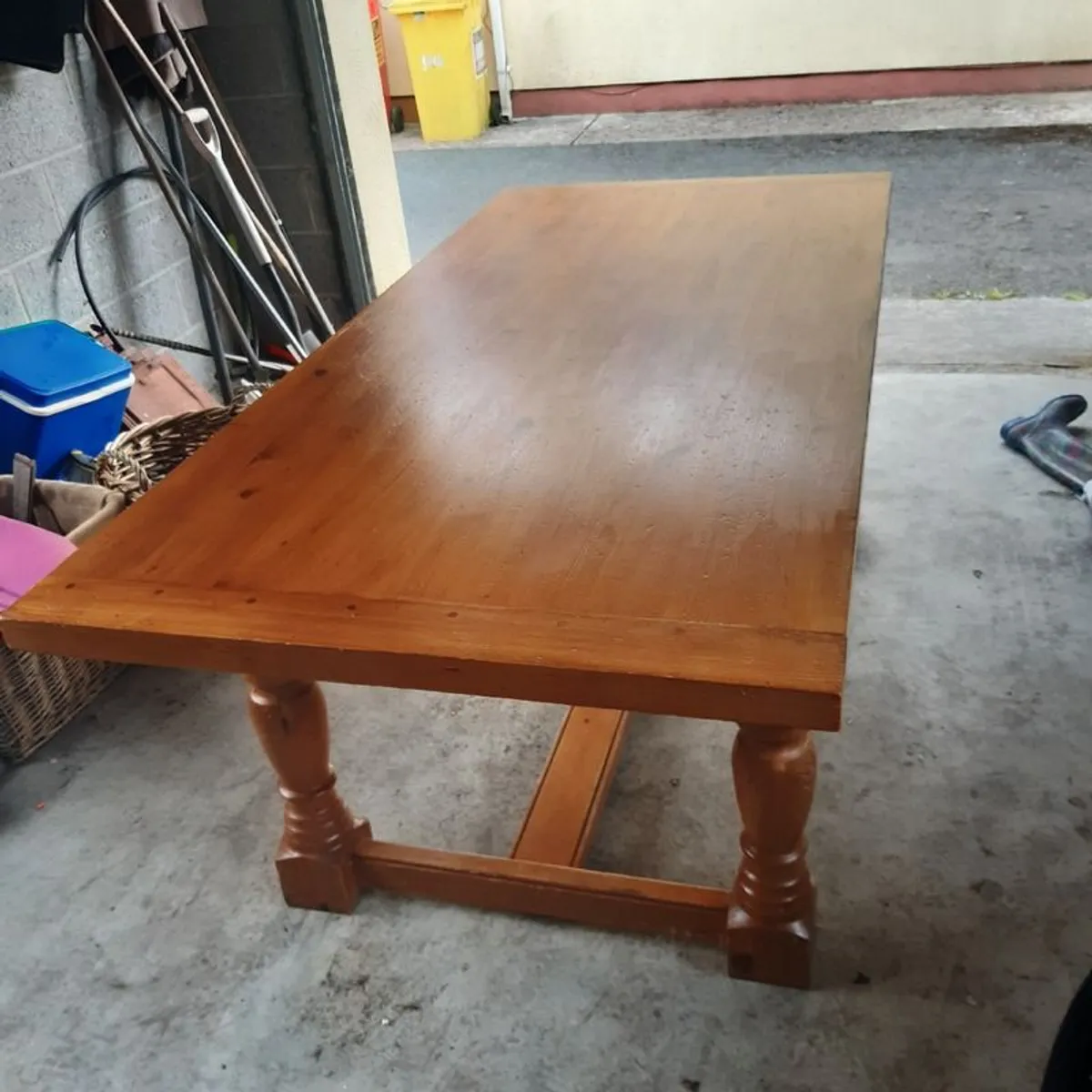 Kitchen table and 6 chairs - Image 1