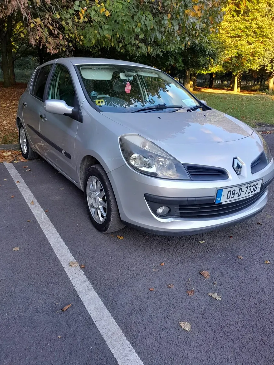 Renault Clio 2009 - Image 1