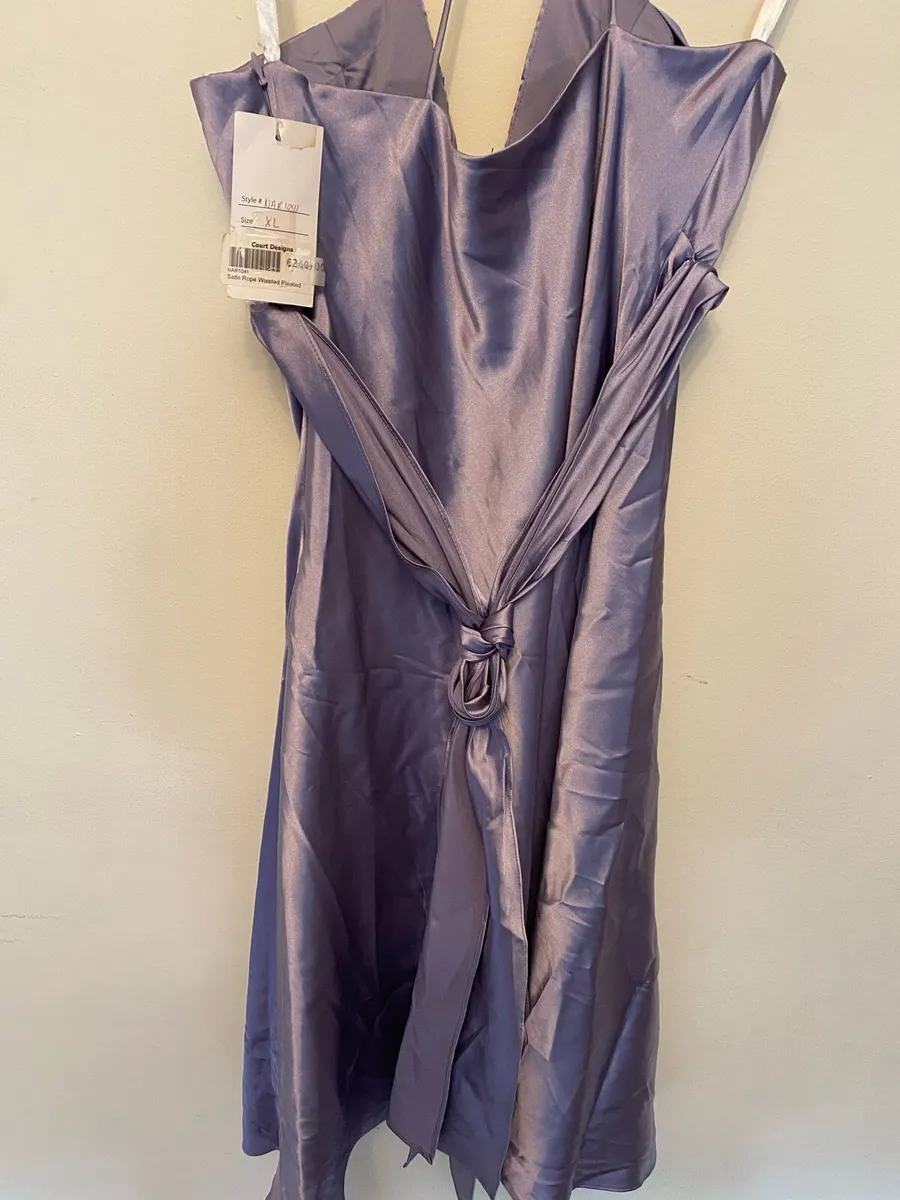 Lilac occasion dress - Image 3