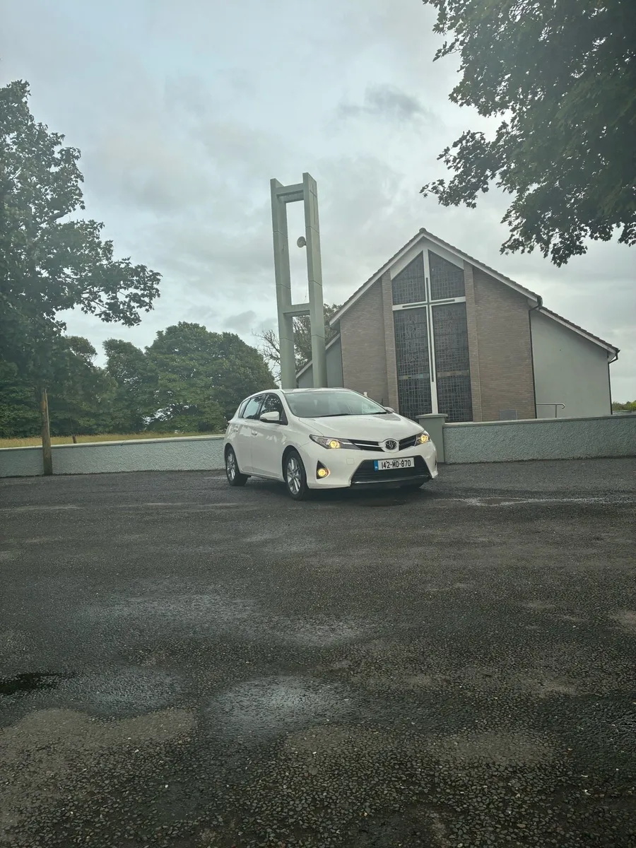 2014 Toyota auris - Image 1