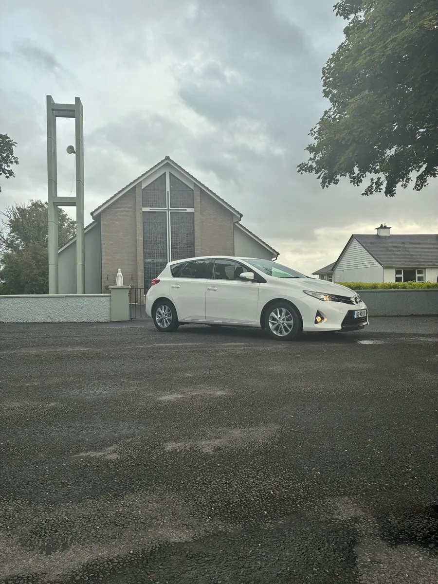 2014 Toyota auris - Image 2