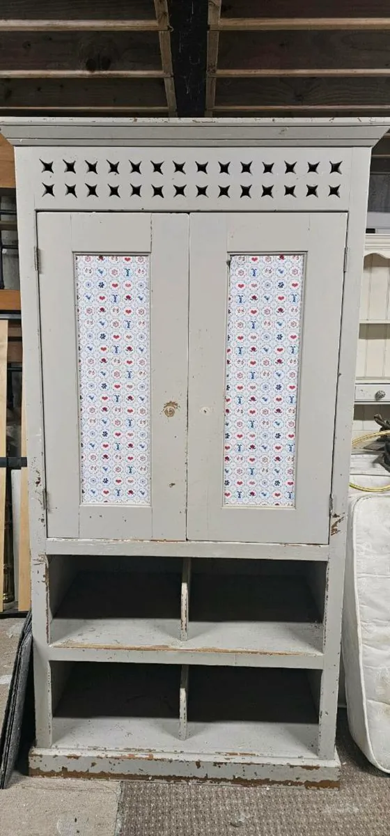 Solid pine larder - Image 1