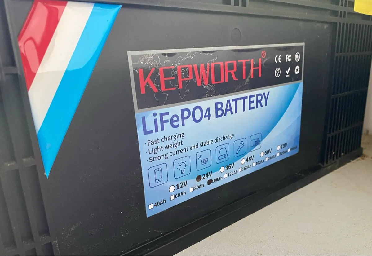 DIY solar panel set 900W, inverter, lifepo4 …. - Image 1