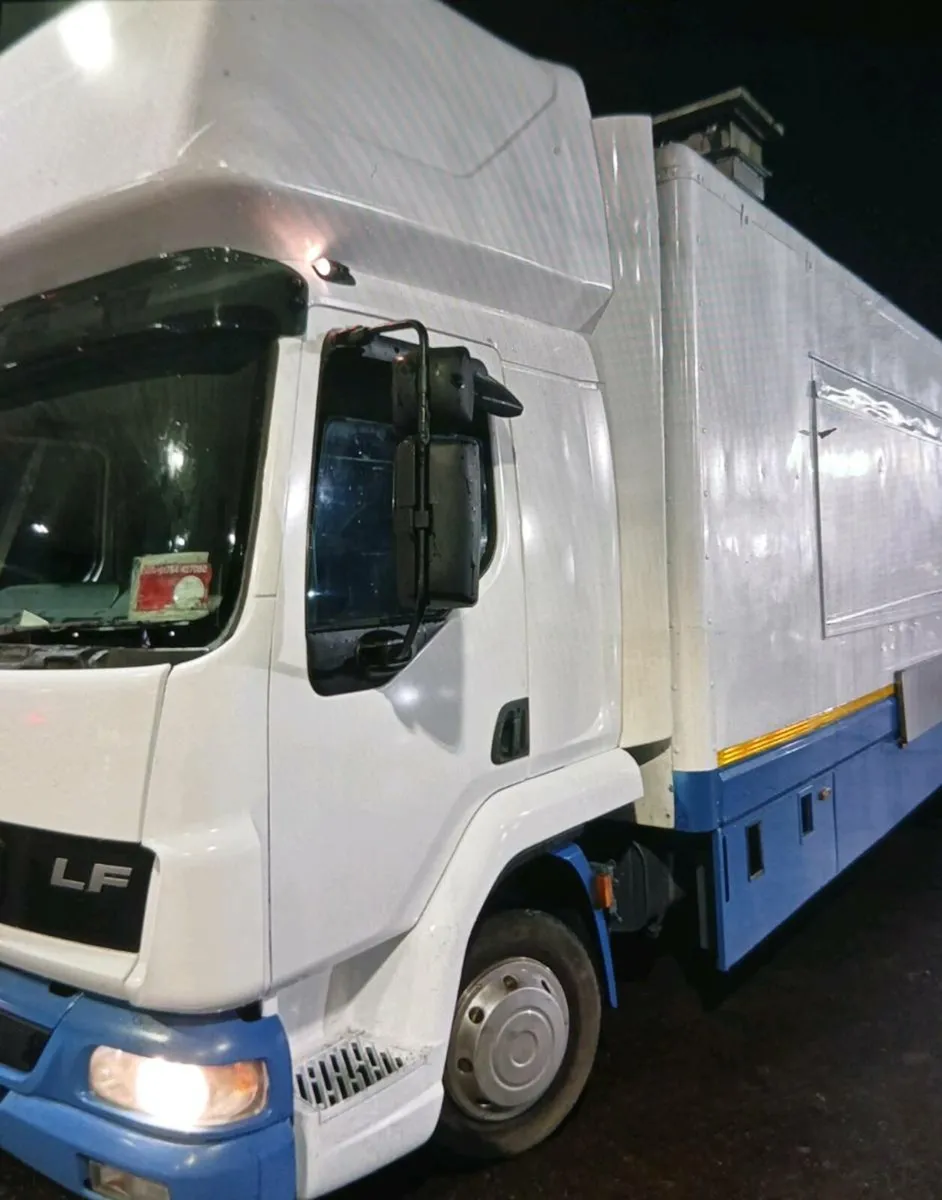 DAF LF45 with full Commercial Kitchen - Image 2