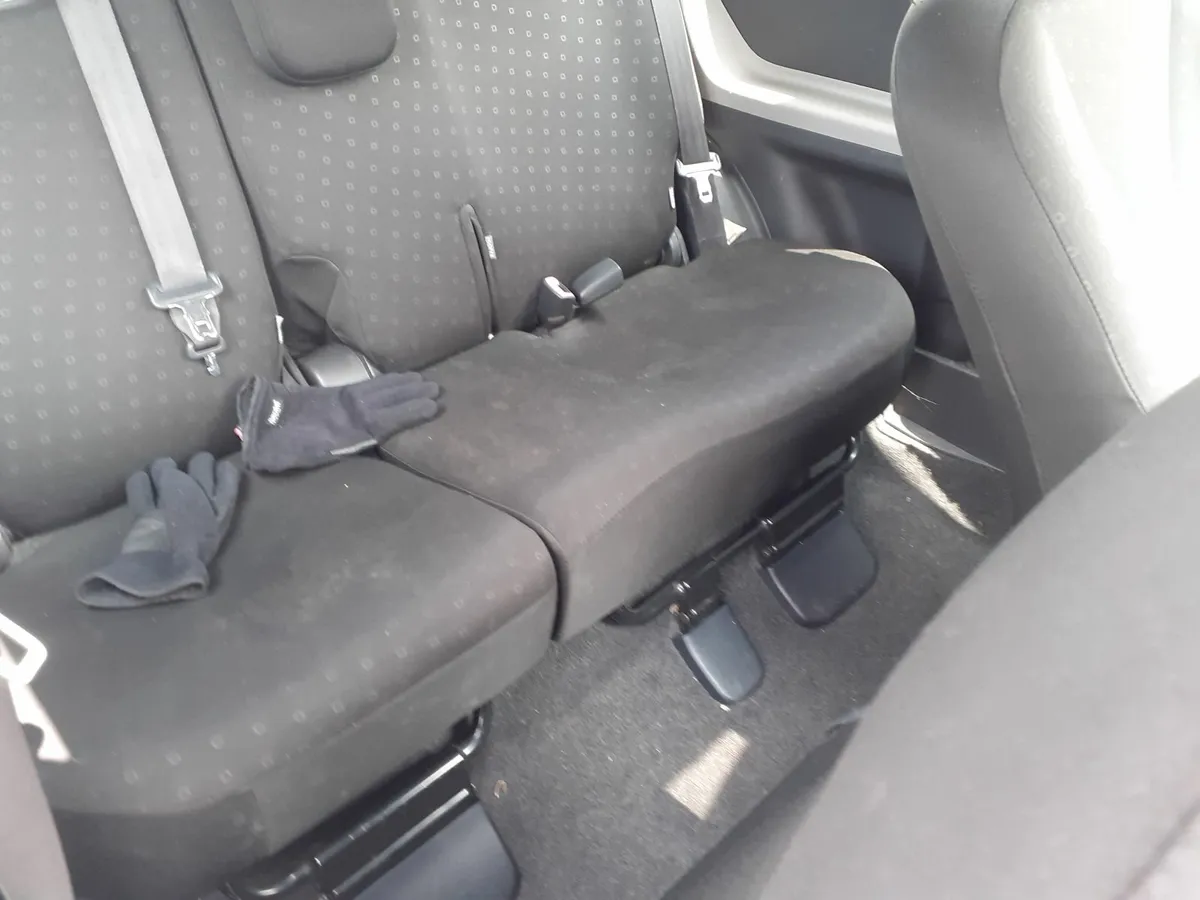 Toyota Yaris 2006 - Image 2