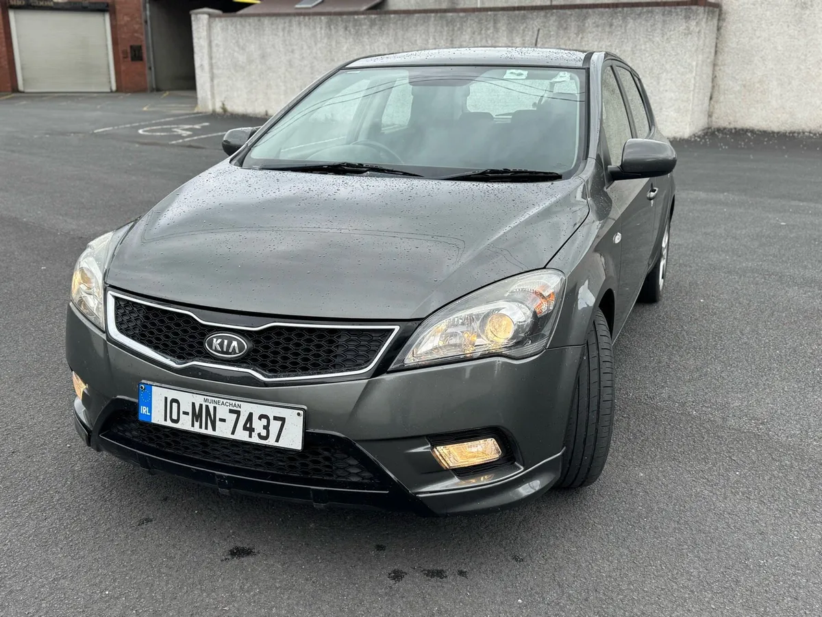 2010 Kia ceed 1.6 crdi AUTOMATIC - Image 1