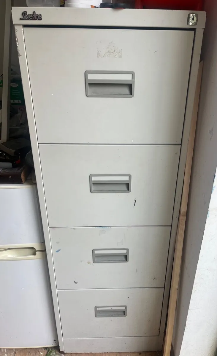Filing cabinet - Image 1