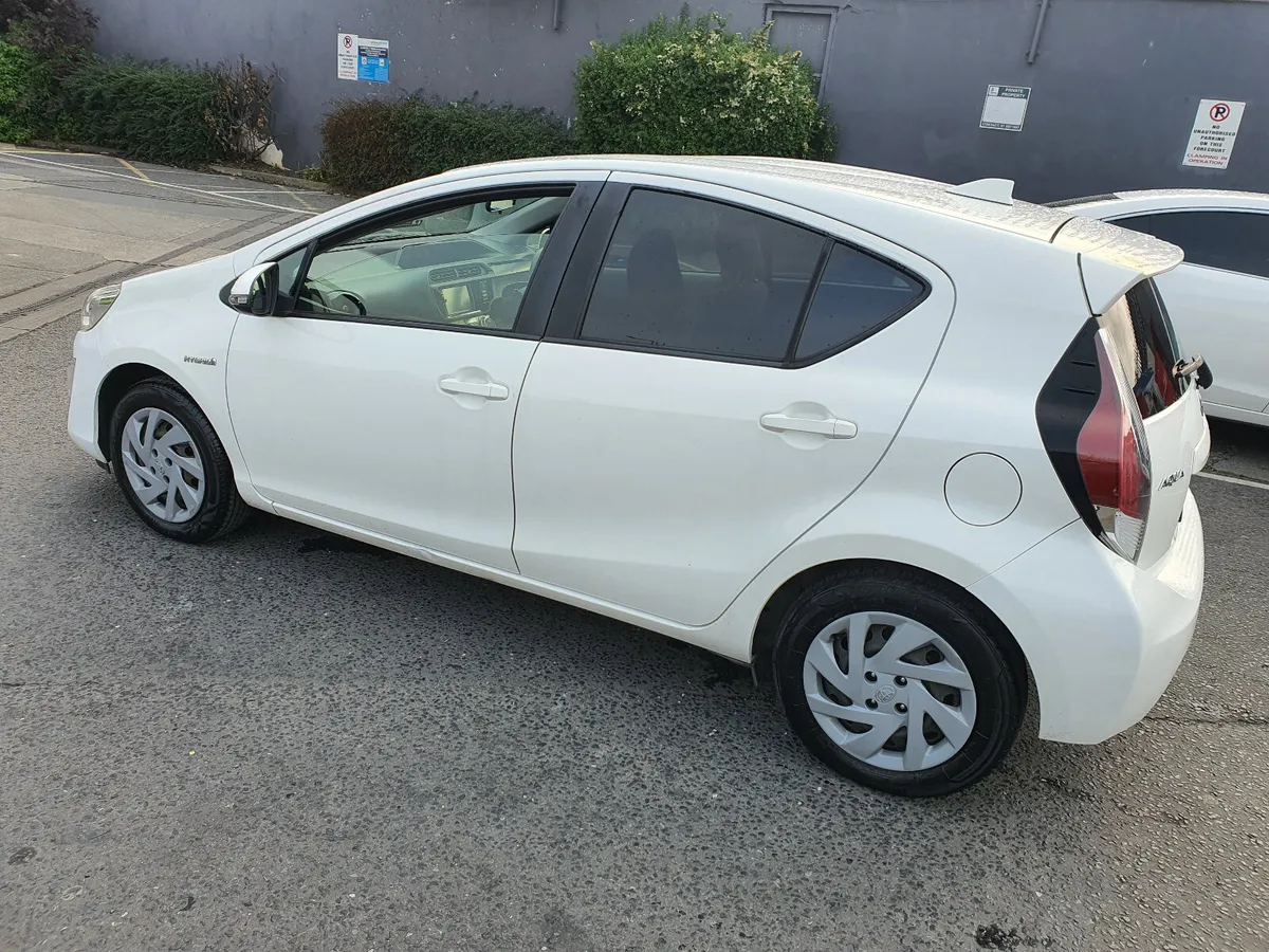 Toyota Aqua 2015 - Image 4