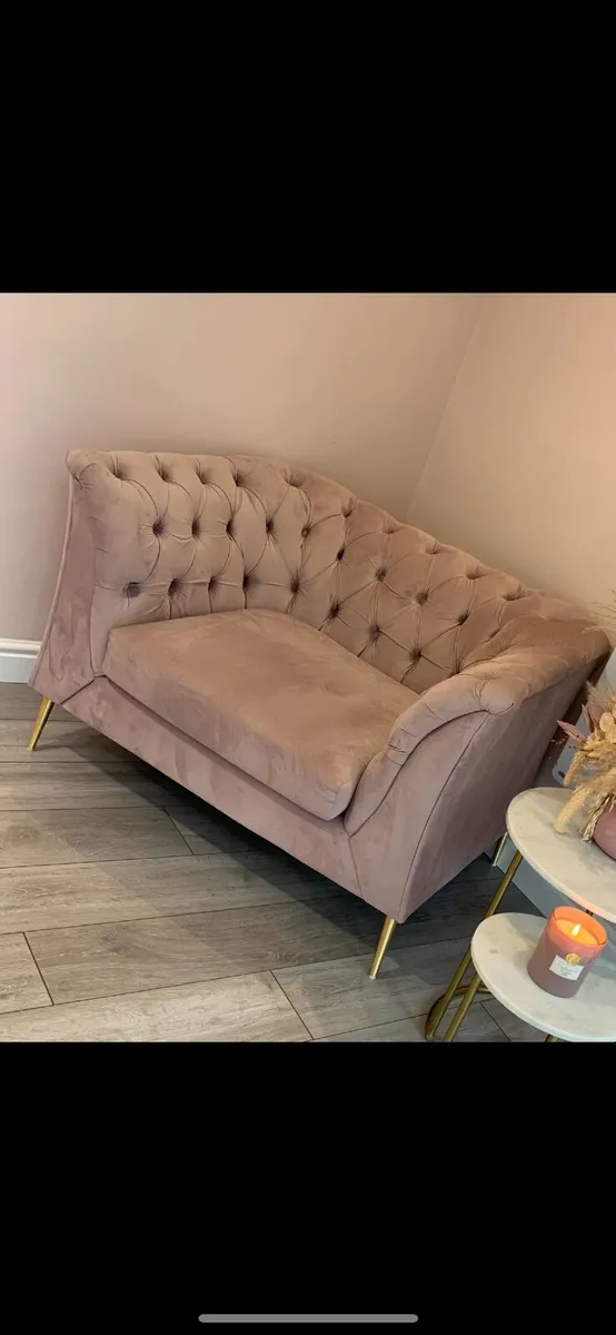 SLF Pink chesterfield chair