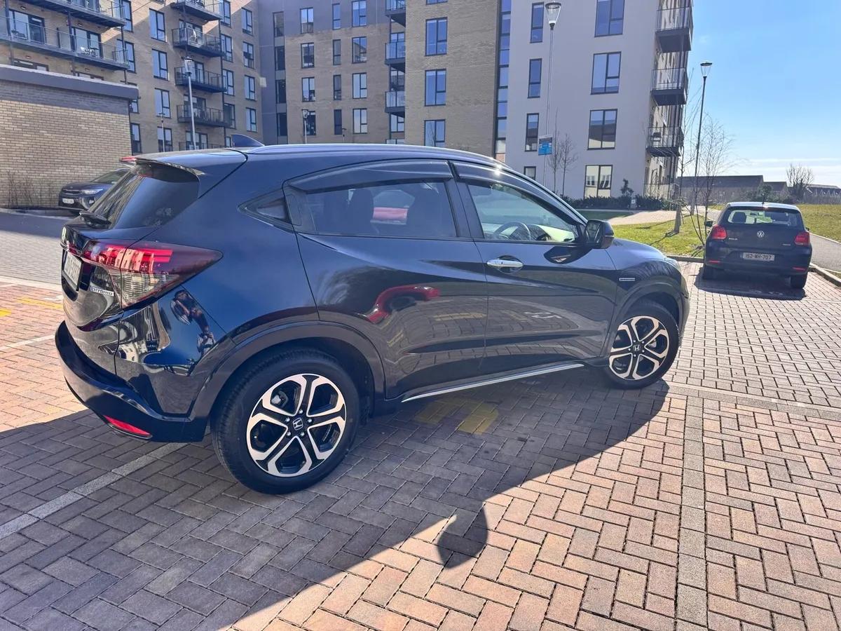 Honda Vezel Hybrid 2020 | High Spec | NCT 01/2027 - Image 2