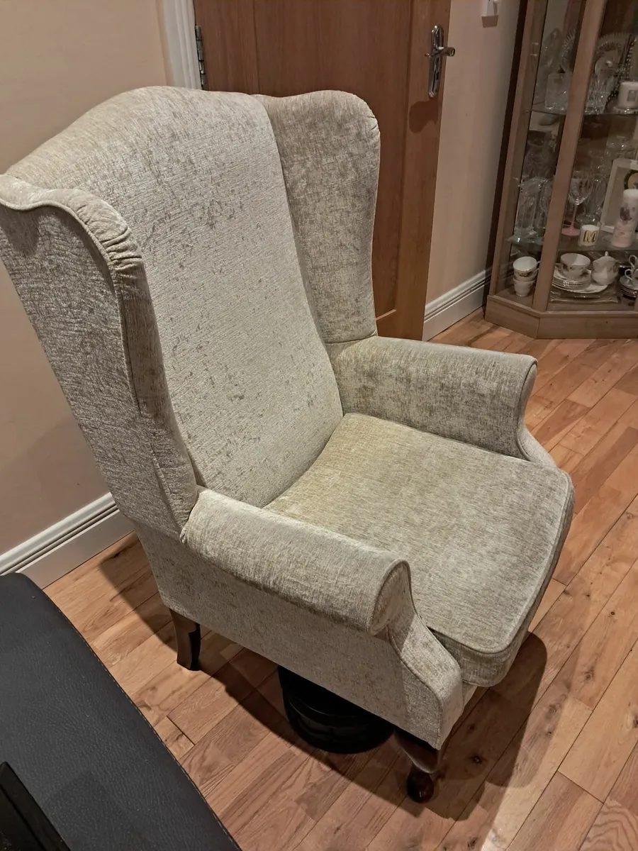 Armchair - Image 1