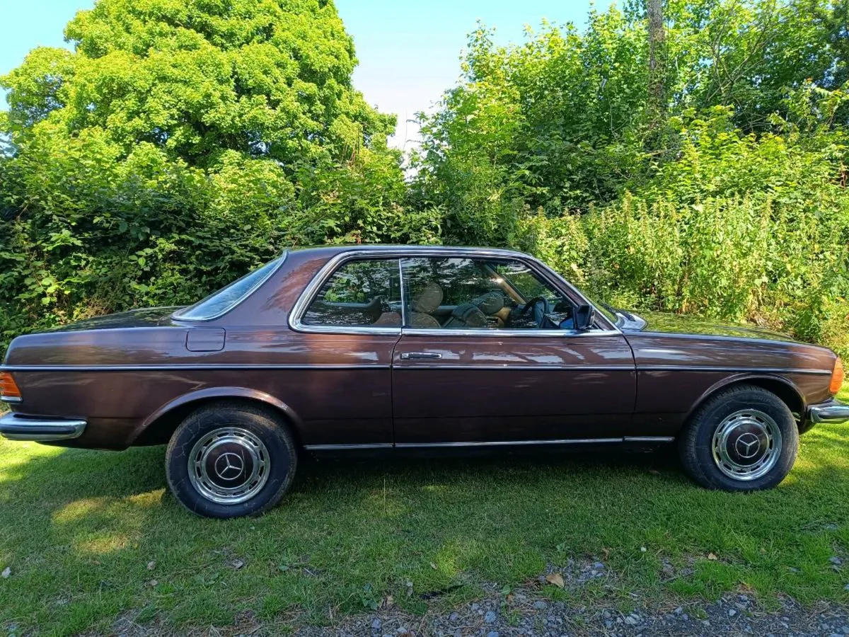 Mercedes 123 coupe - Image 4