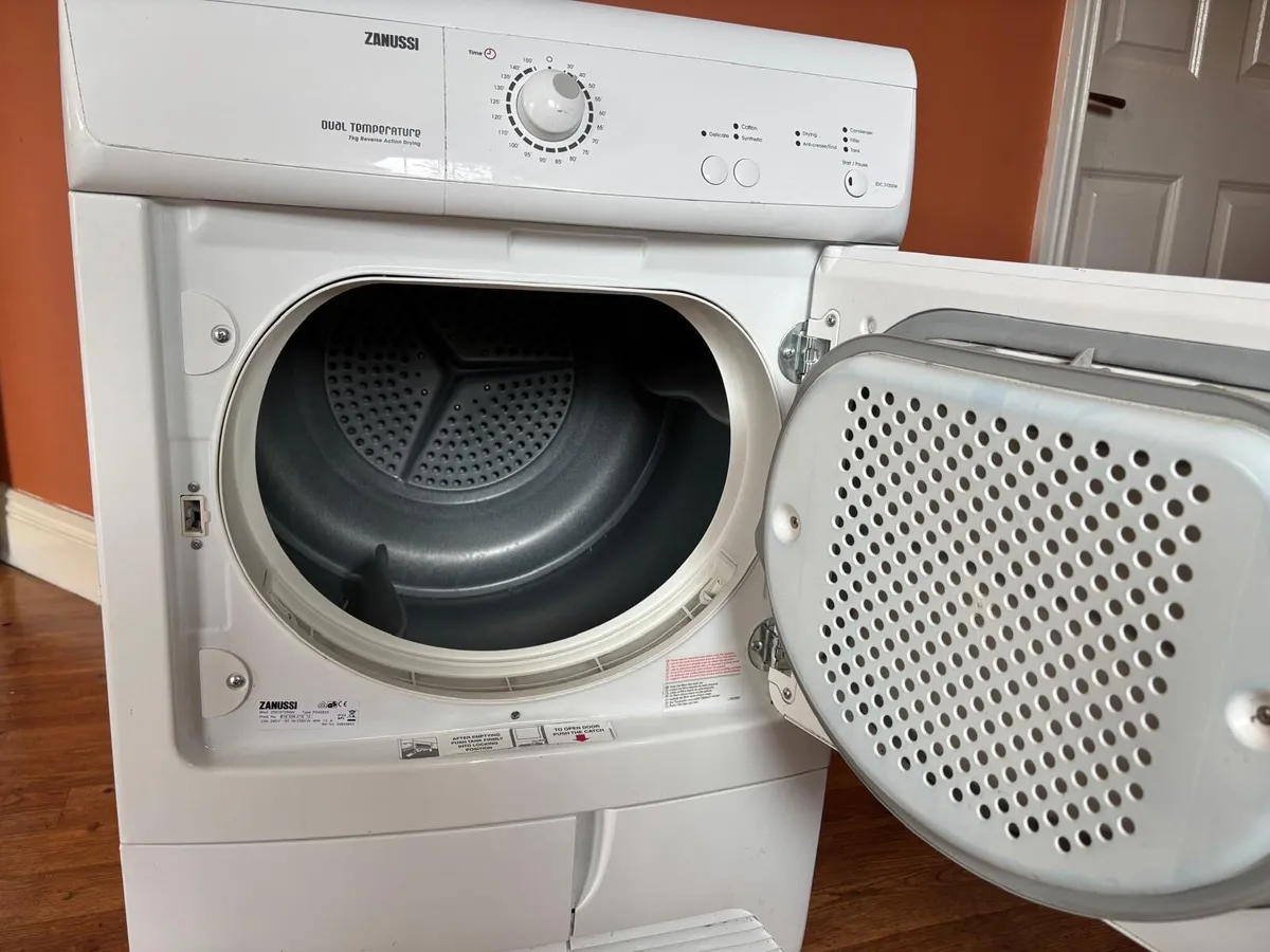 Zanussi tumble dryer - Image 2
