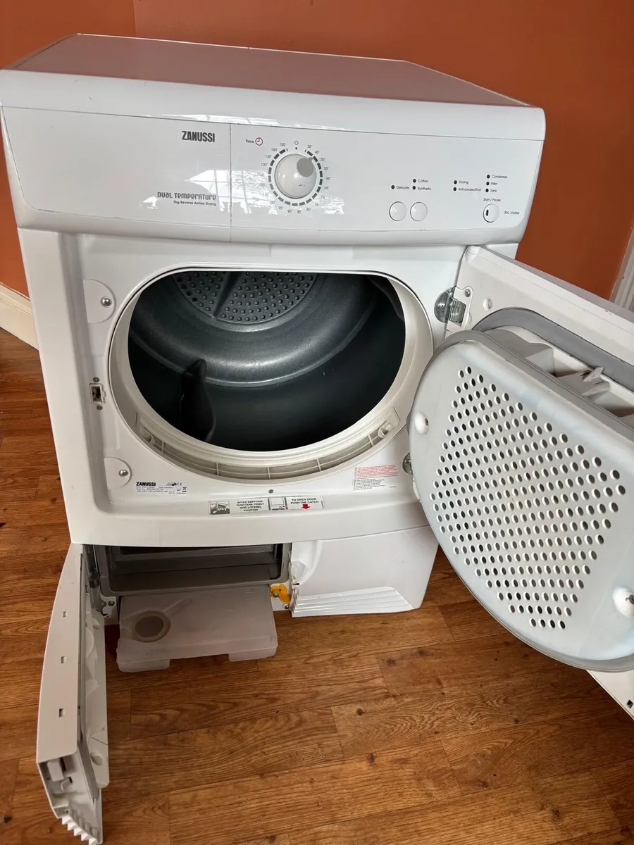 Zanussi tumble dryer - Image 3