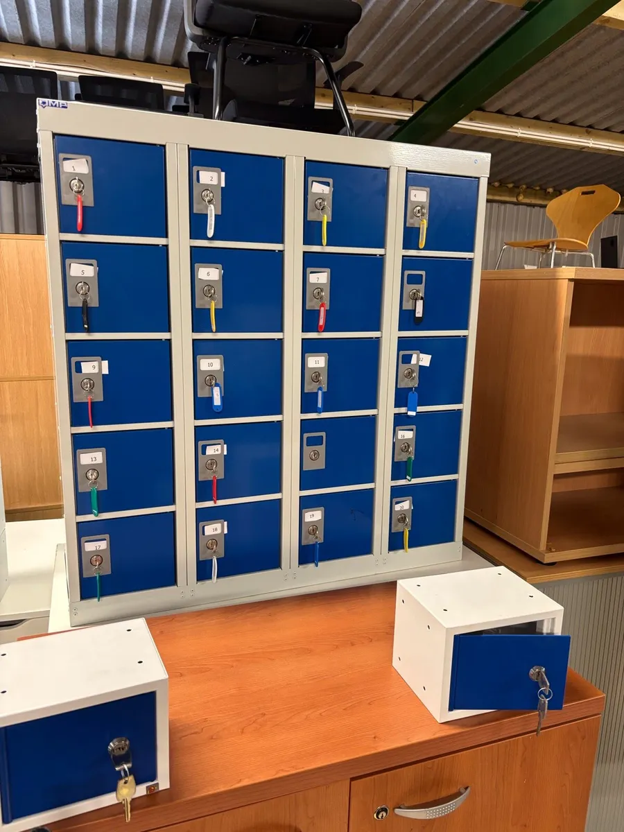 Mini personnel lockers - Image 1