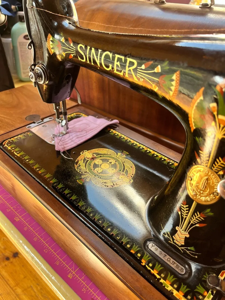 Singer Sewing machine - Image 1