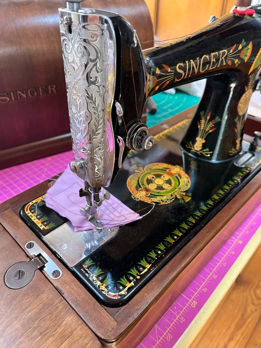 Singer Sewing machine - Image 3