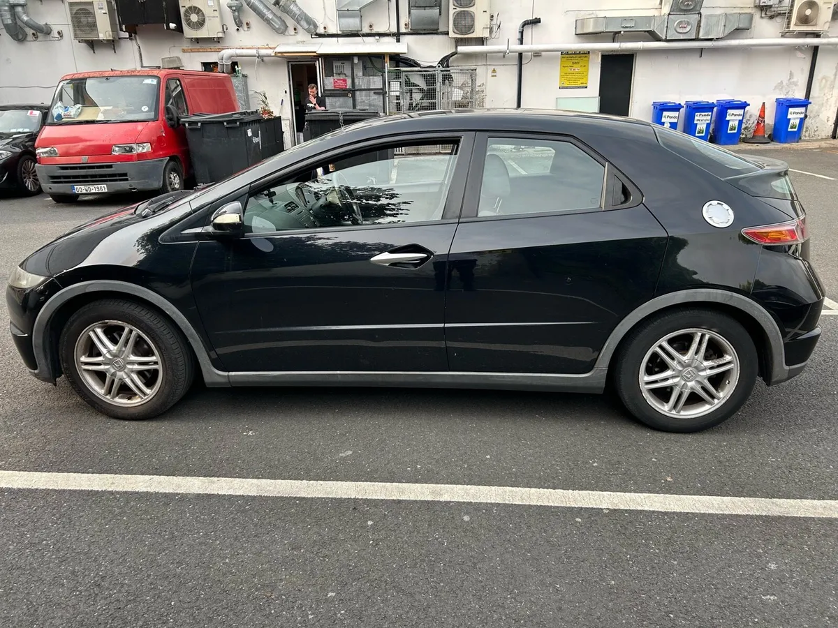 Honda civic - Image 4