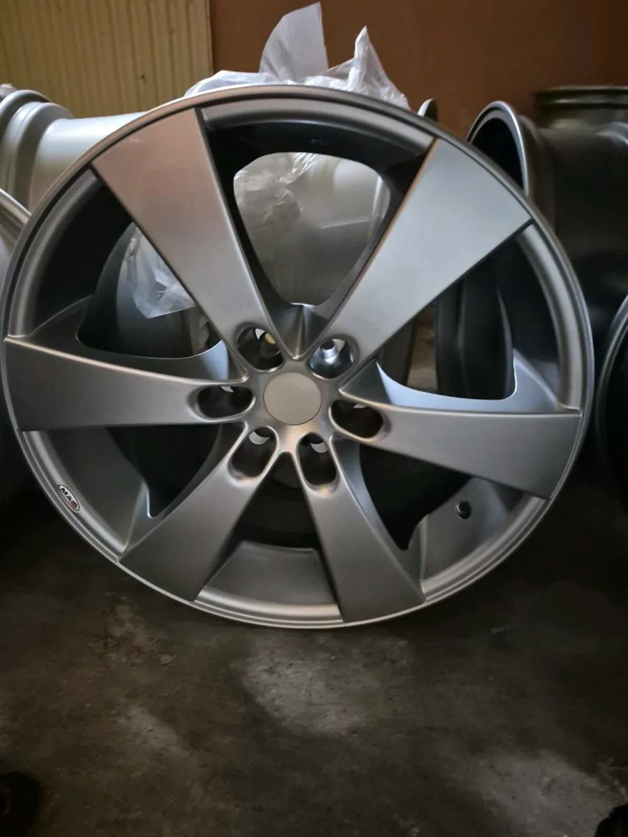 20inch Alloy Wheels Nissan navara