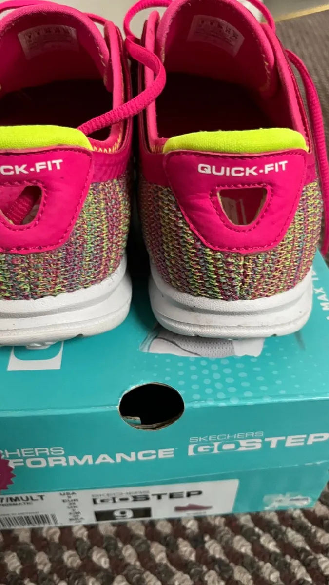 Skechers Size 6 like new - Image 2