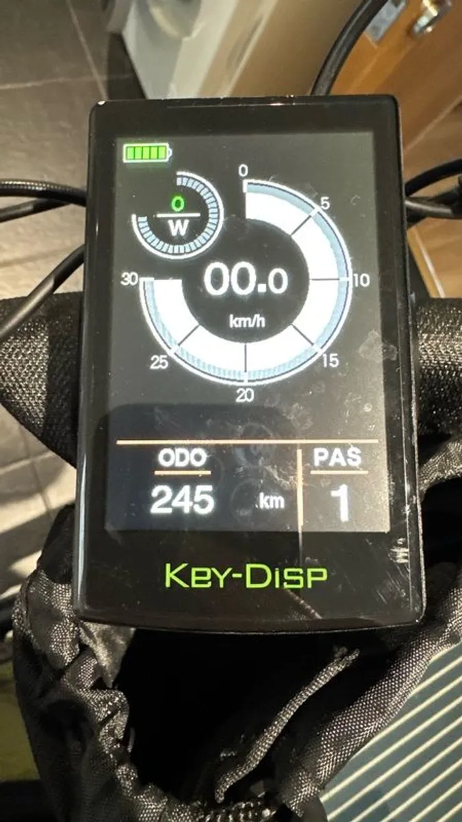 The Whale 3.0 folding e-bike w/metal rack (Only 250km on Odometer) - Image 3