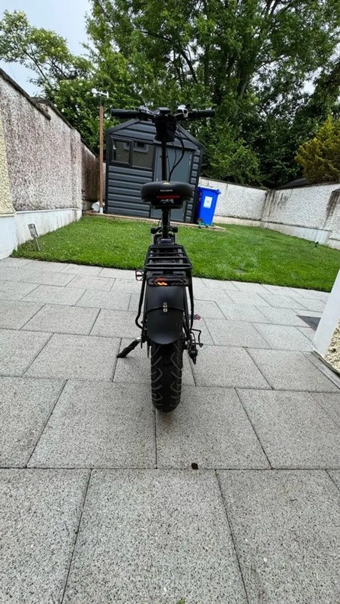 The Whale 3.0 folding e-bike w/metal rack (Only 250km on Odometer) - Image 4