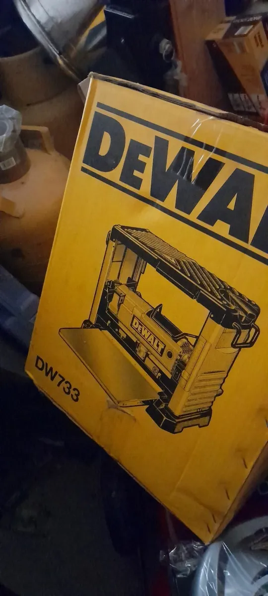 Wood planer Dewalt DW733 - Image 1
