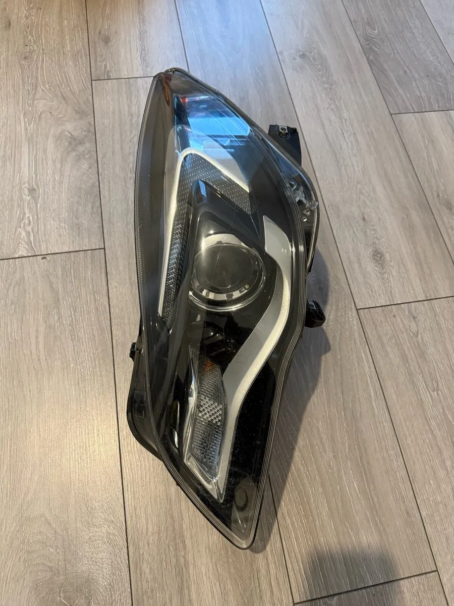 Opel/ Vauxhall halogen headlight - Image 1