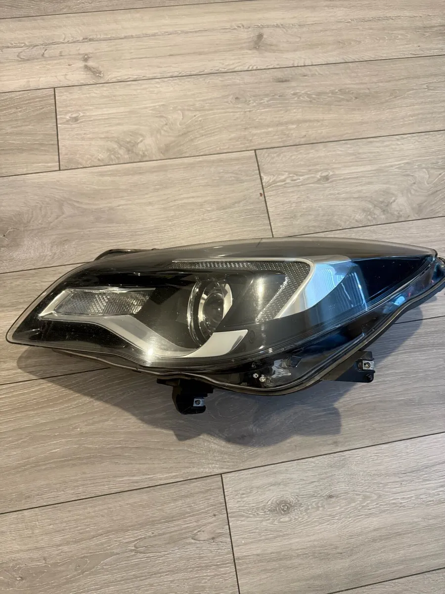 Opel/ Vauxhall halogen headlight - Image 2