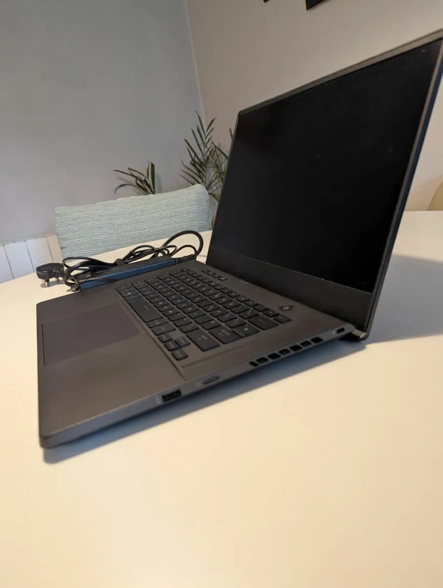 ASUS Zephyrus G15 RTX 3080 - Gaming Laptop - Image 3
