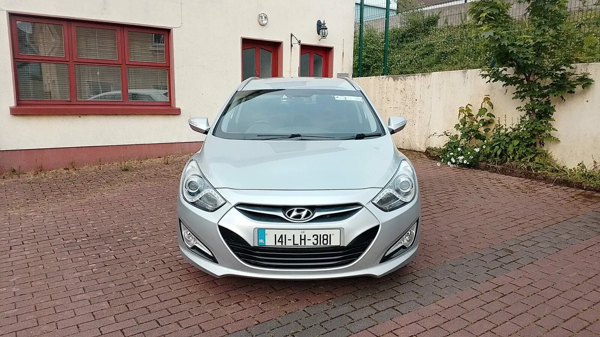 141 Hyundai i40 low mileage - Image 3