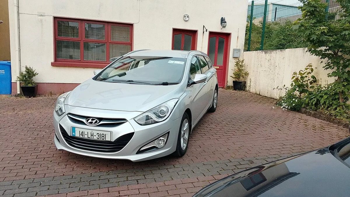 141 Hyundai i40 low mileage - Image 1