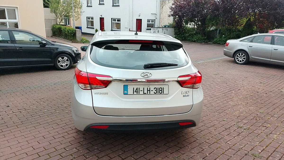 141 Hyundai i40 low mileage - Image 4