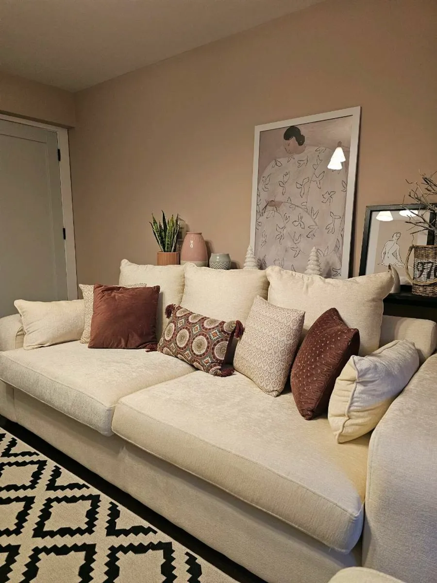 4 seater and 2 seater couch - Image 1