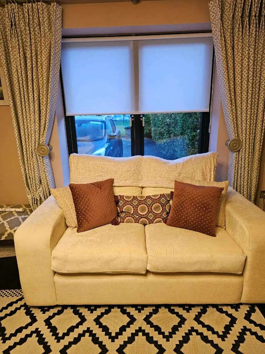 4 seater and 2 seater couch - Image 2