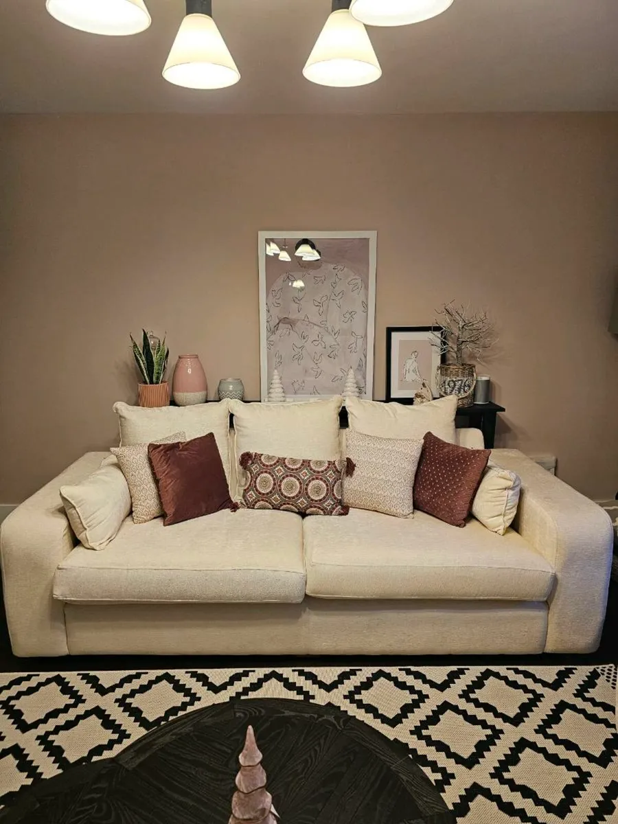 4 seater and 2 seater couch - Image 4