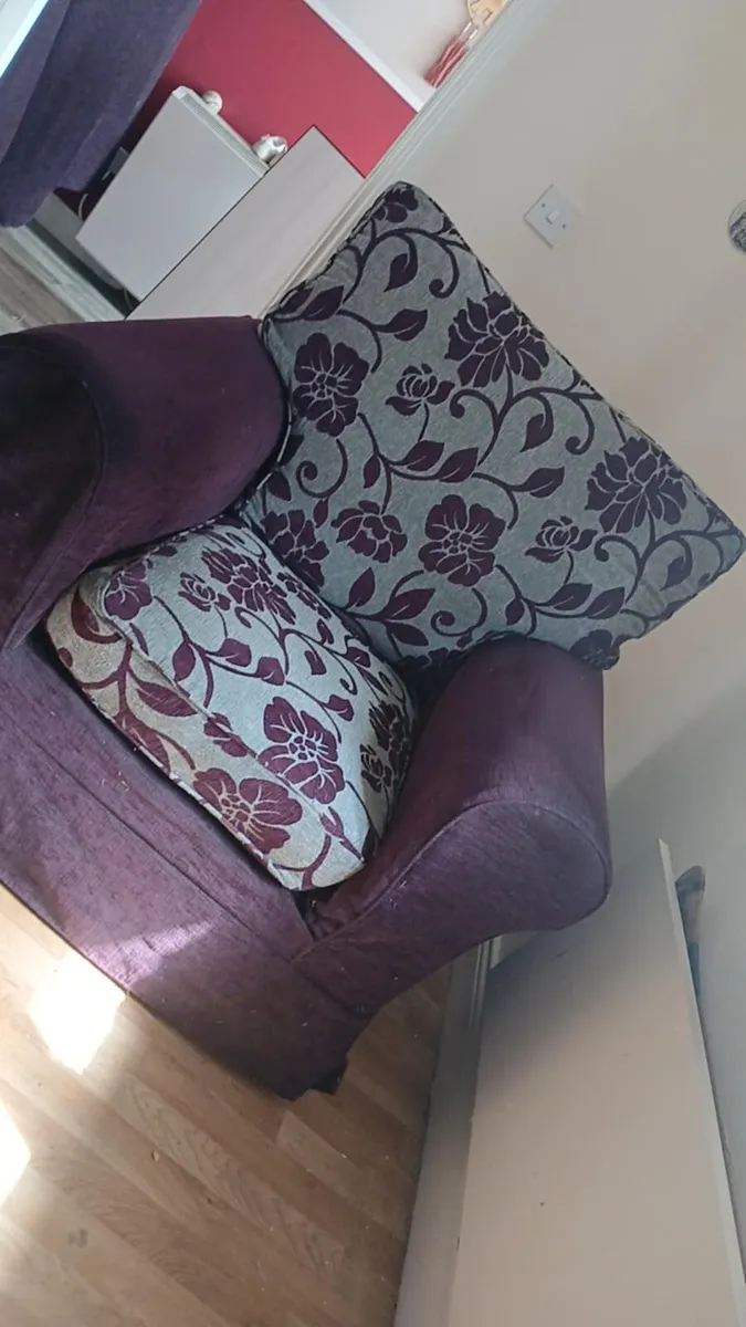 Couch and 1 arm chair - Image 2