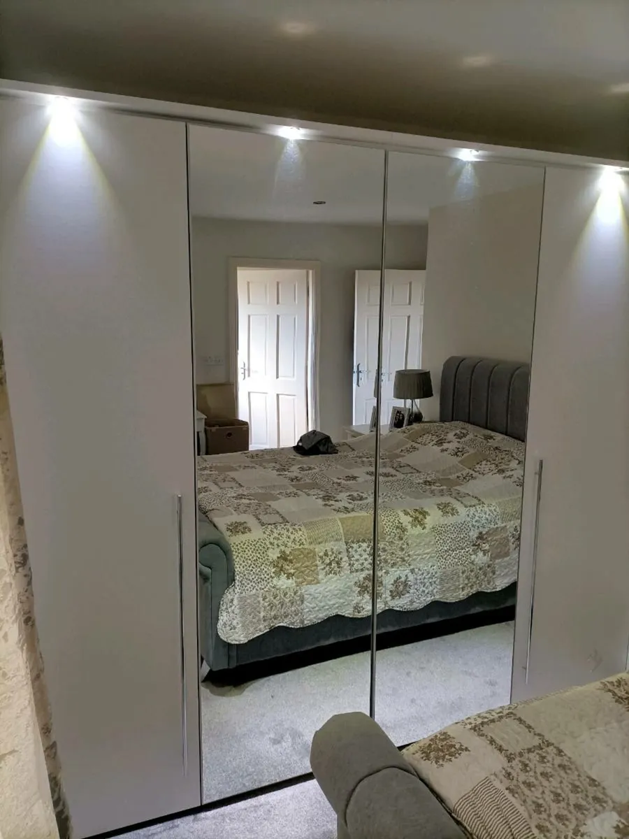 Wardrobe - Image 3
