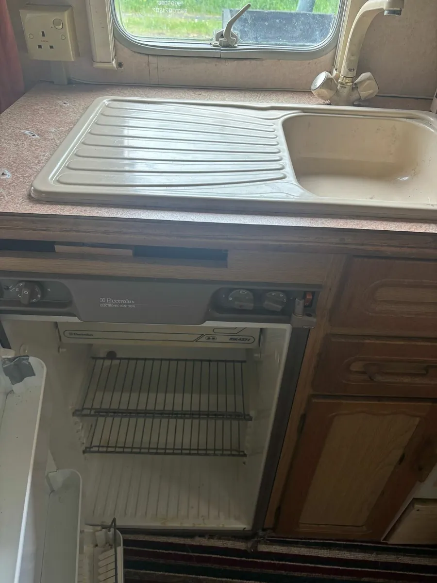 Good Carvan for sale - Image 2