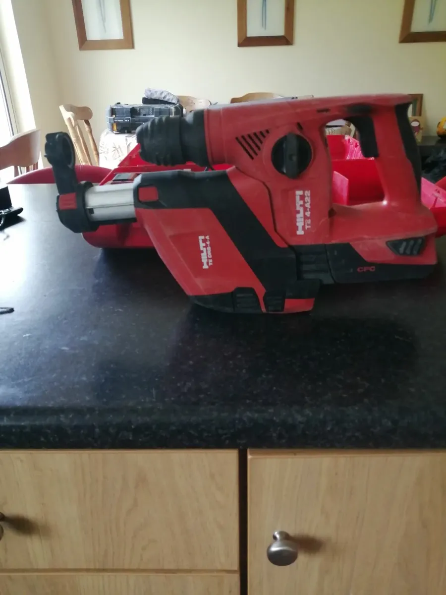 22v sds drill and extractor kit - Image 1