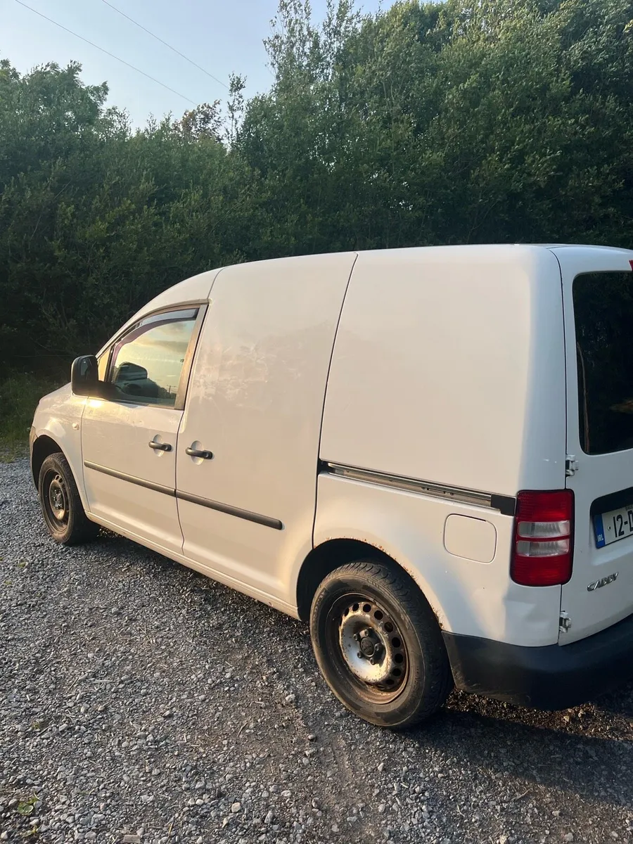 2012 Volkswagen Caddy - Image 3