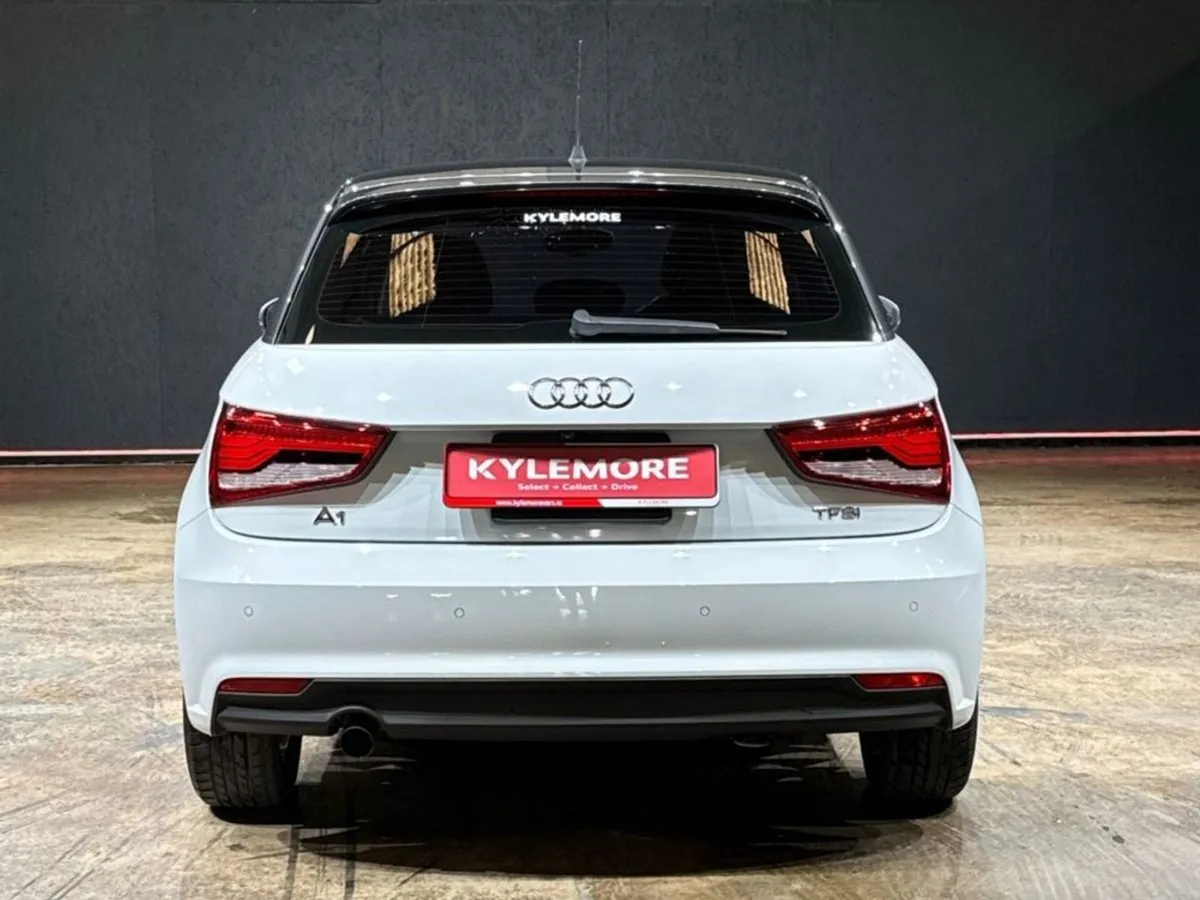 Audi A1 1.0 Automatic - Two-tone White/grey - Rev - Image 4